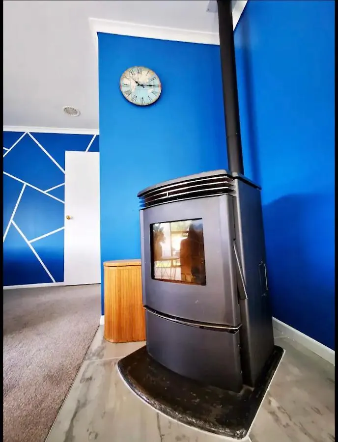 Skyline Mountain View Cottage Rotorua Holiday home